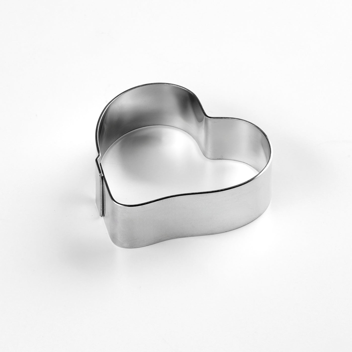 Smooth Stainless Steel Band – Heart Shape 65x60x20mm (2.6 x 2.4 x 0.8 inches)